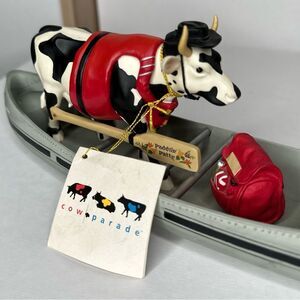 Cow parade 2001 movin on down figure
